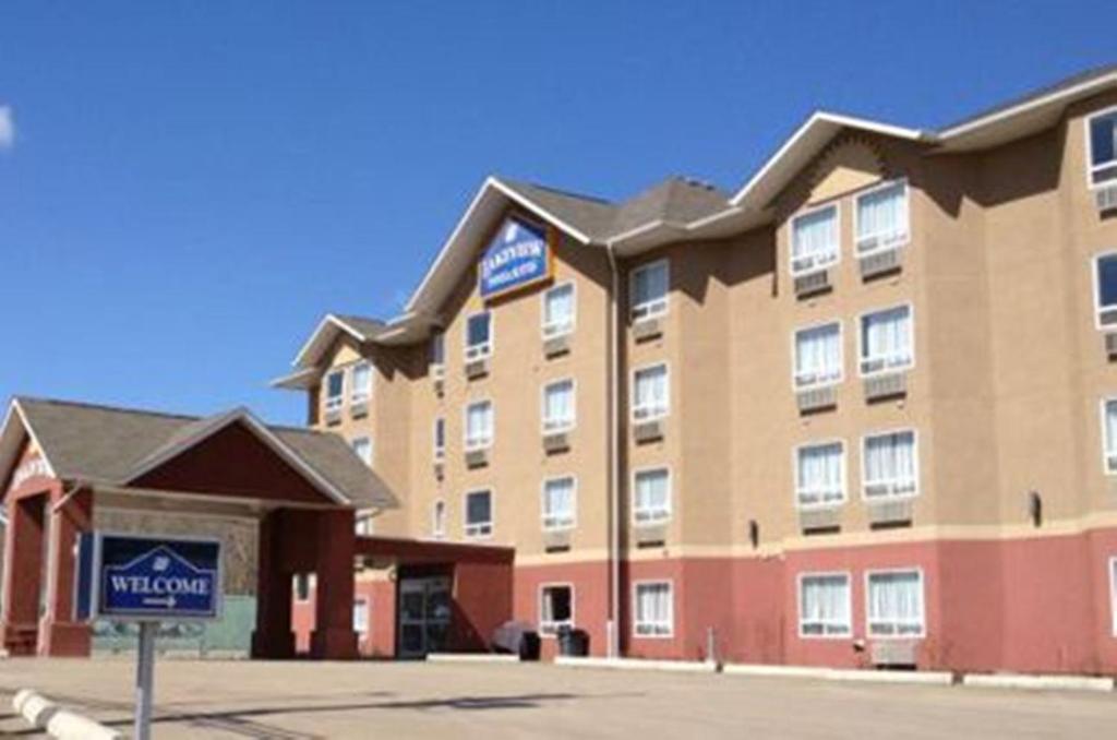 Lakeview Inns & Suites - Chetwynd Exterior foto